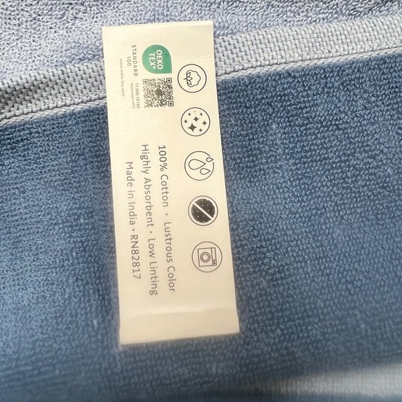 Lacoste Bath Towel 30" x 52" Match Cotton Colorblocked Blue Pool Beach New - Picture 4 of 7